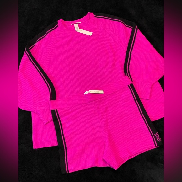 NEW LARGE VICTORIA'S SECRET Luxury 100% Cashmere Short & Sweater gift Set - Picture 5 of 13